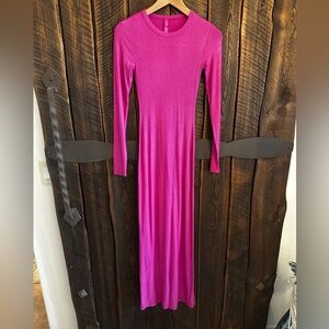 Skims pink Shimmer Foil Ribbed Long Sleeve
Sheath Dress xs